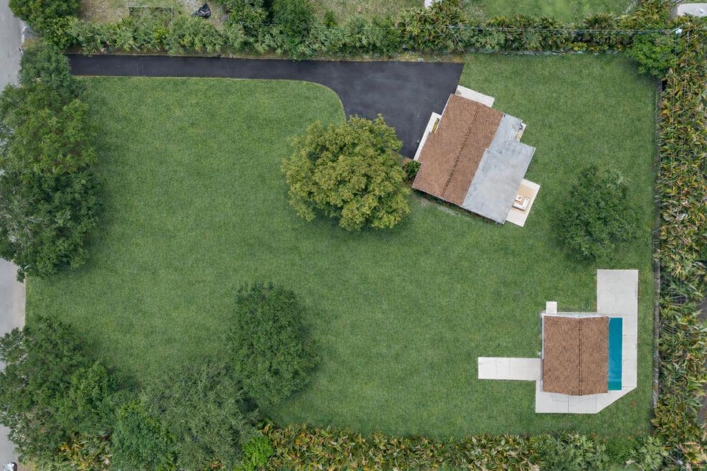 Photo of 8781 N Virginia Avenue, Palm Beach Gardens, FL 33418 (MLS # B26016673)