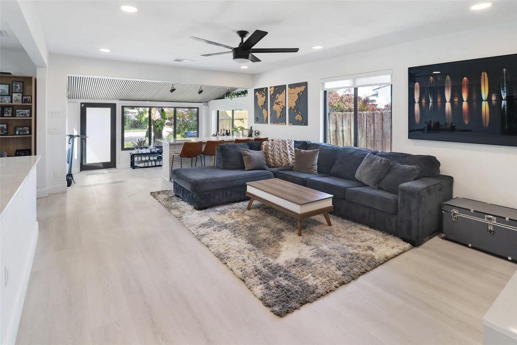 Photo of 508 SW 13th Street, Fort Lauderdale, FL 33315 (MLS # B26060609)