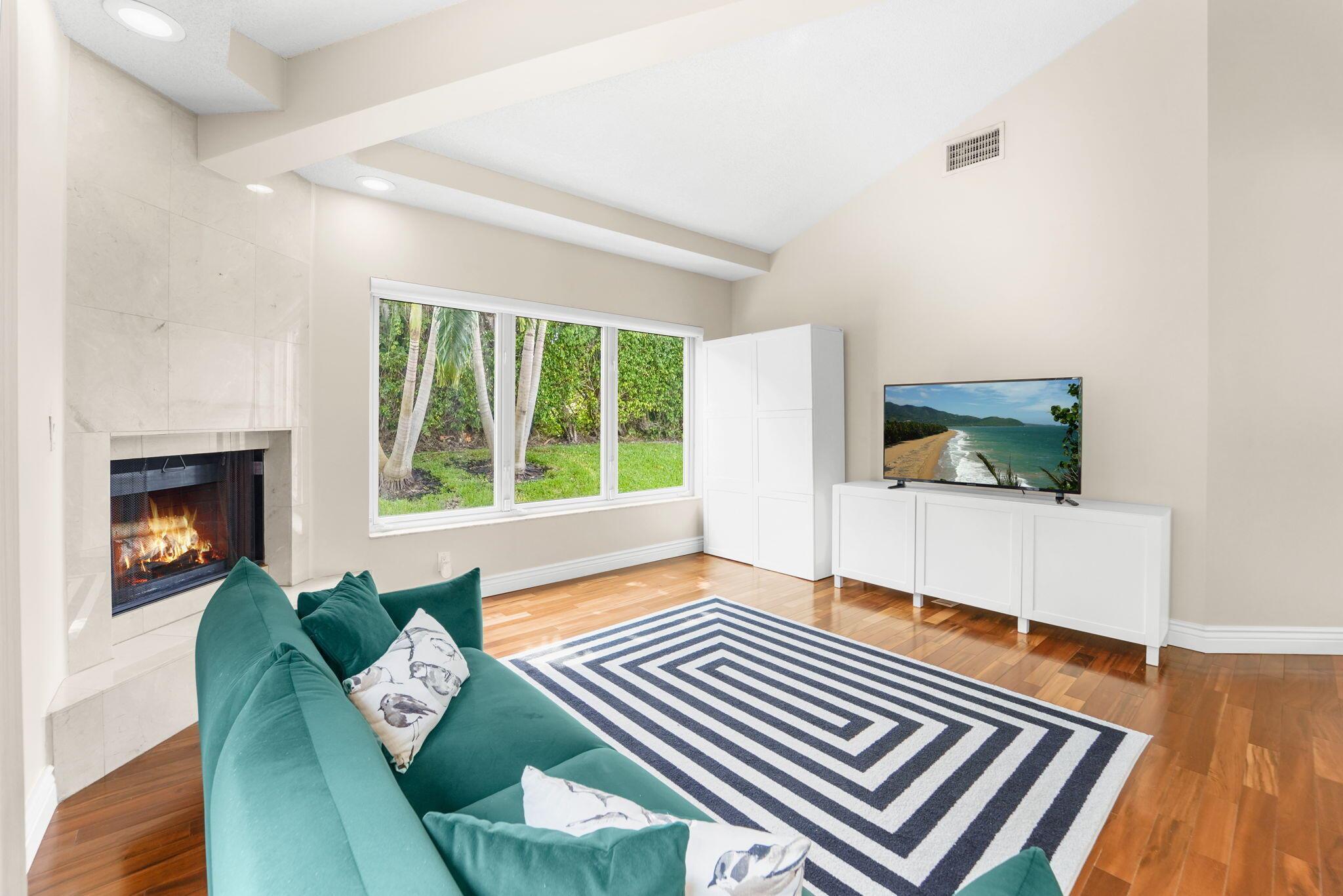 DEL MAR VILLAGE - Residential