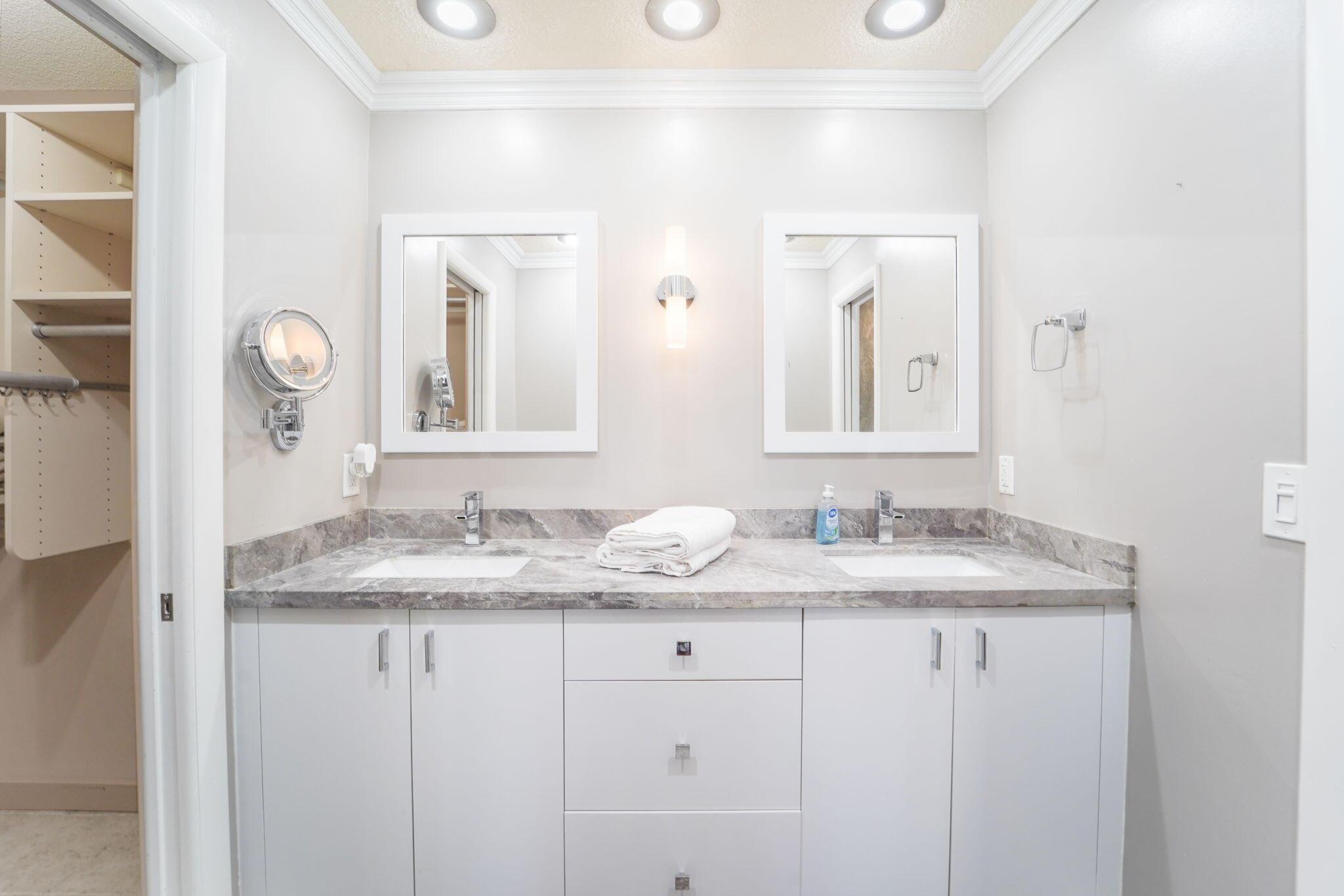 DEL MAR VILLAGE - Residential