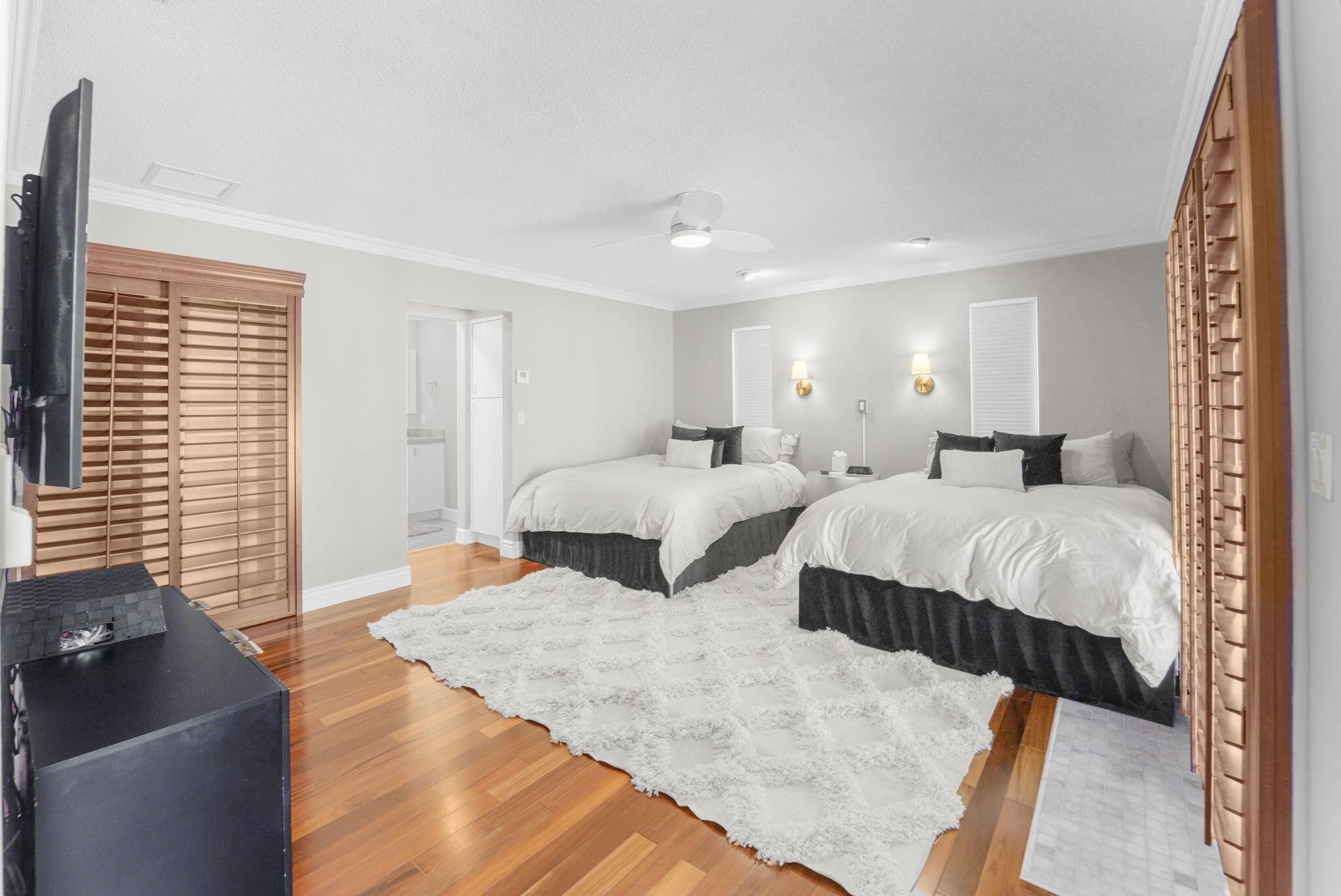 DEL MAR VILLAGE - Residential