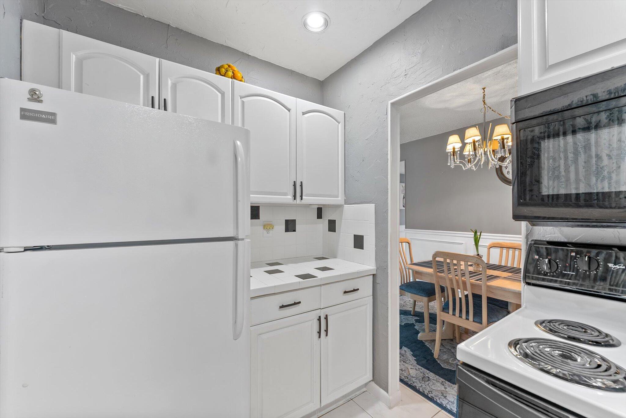 MAYFAIR APT CO-OP - Residential