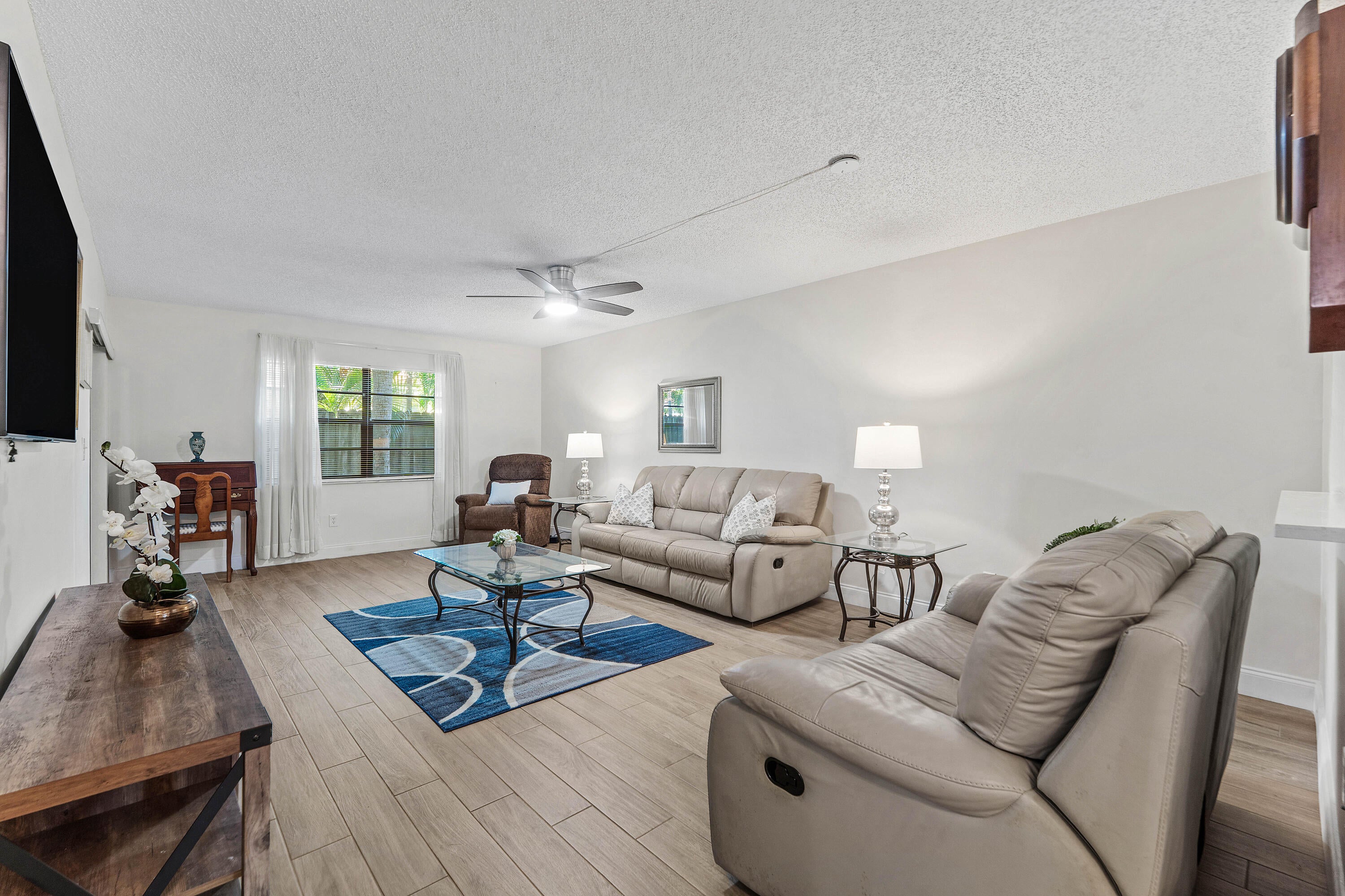 Properties 1611 Cabot Lane 3