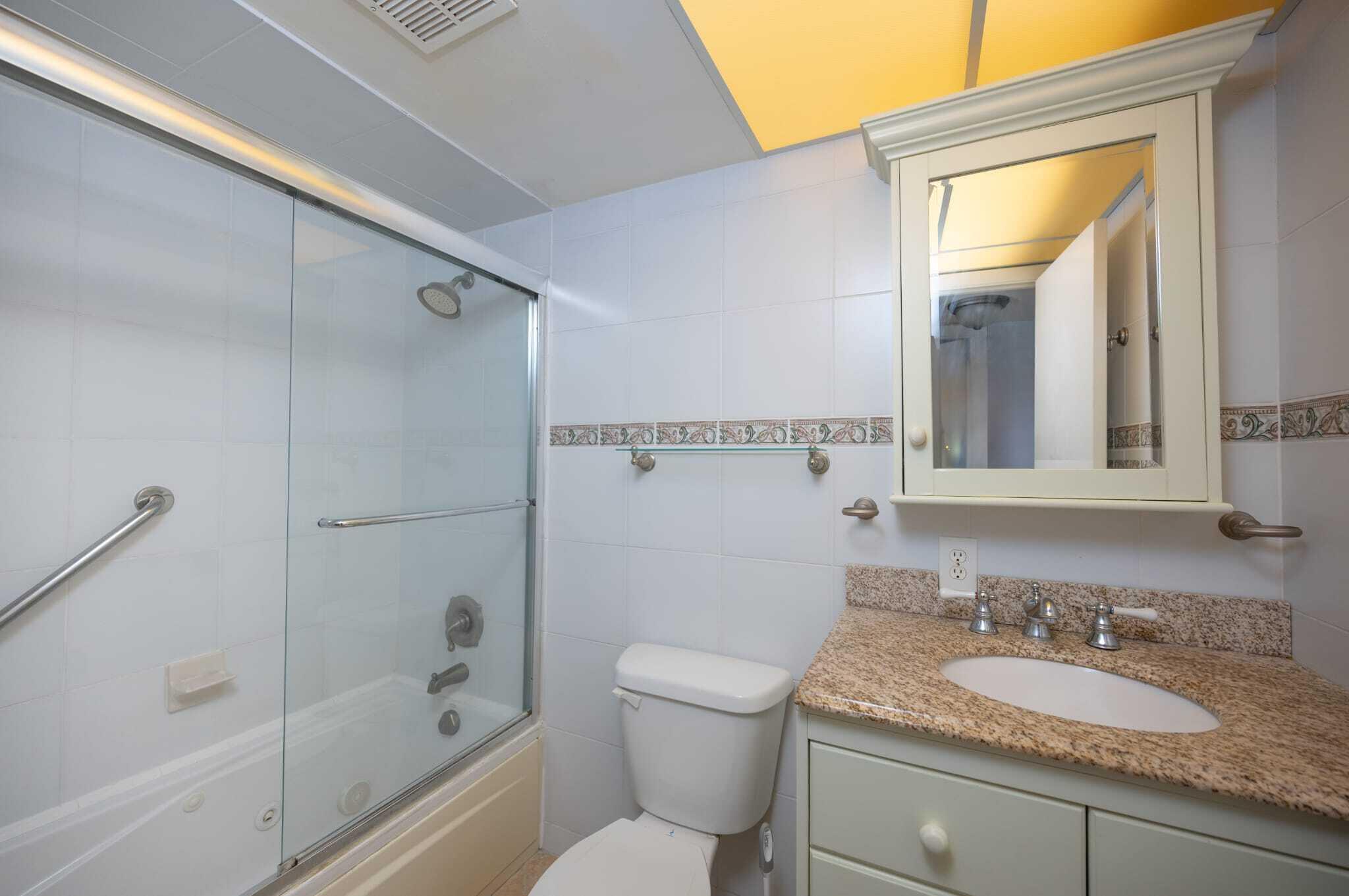 SUNRISE LAKES 3 CONDO - Residential