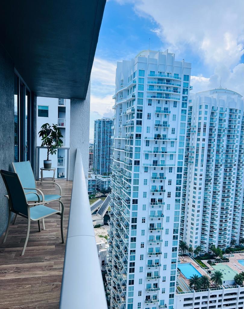 500 BRICKELL EAST CONDO - Residential Lease