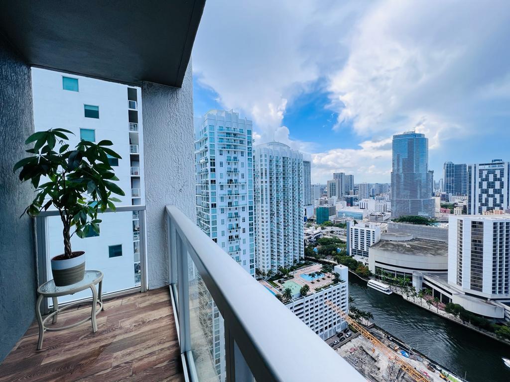 500 BRICKELL EAST CONDO - Residential Lease