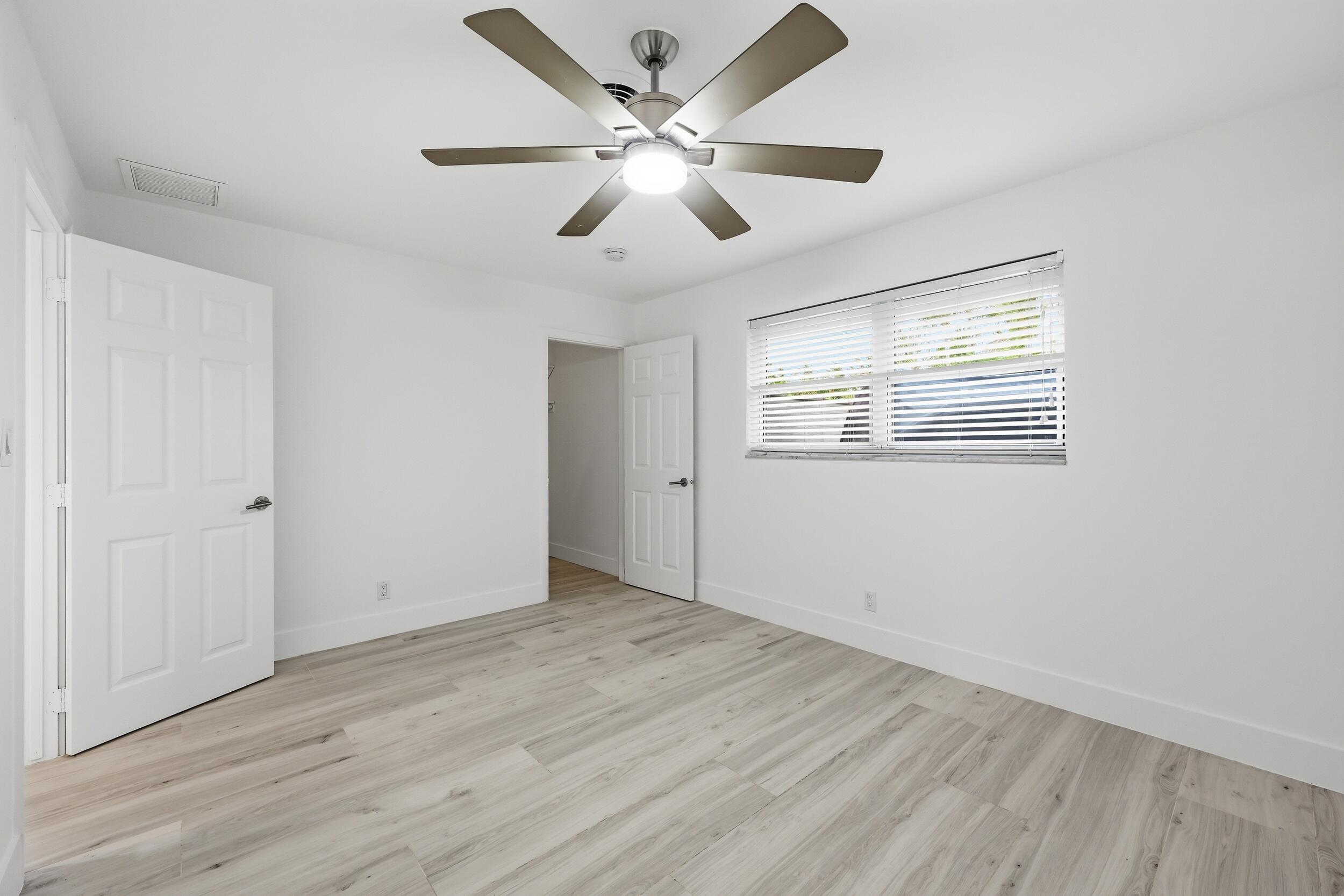 TEQUESTA COUNTRY CLUB - Residential