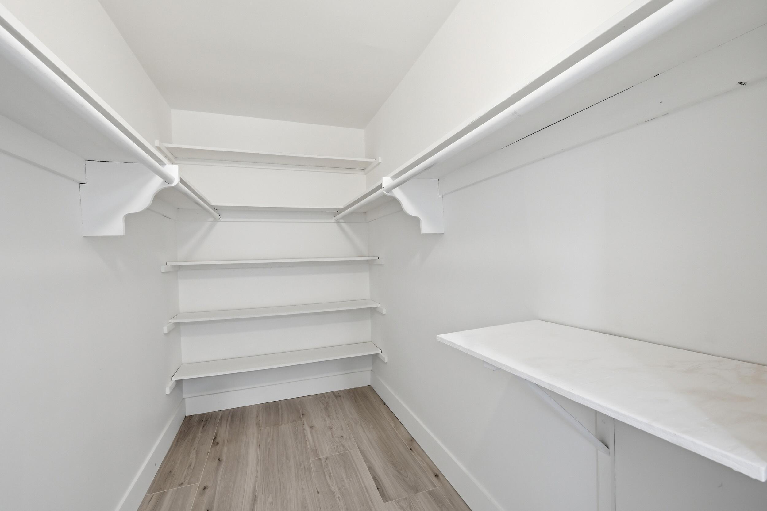 TEQUESTA COUNTRY CLUB - Residential