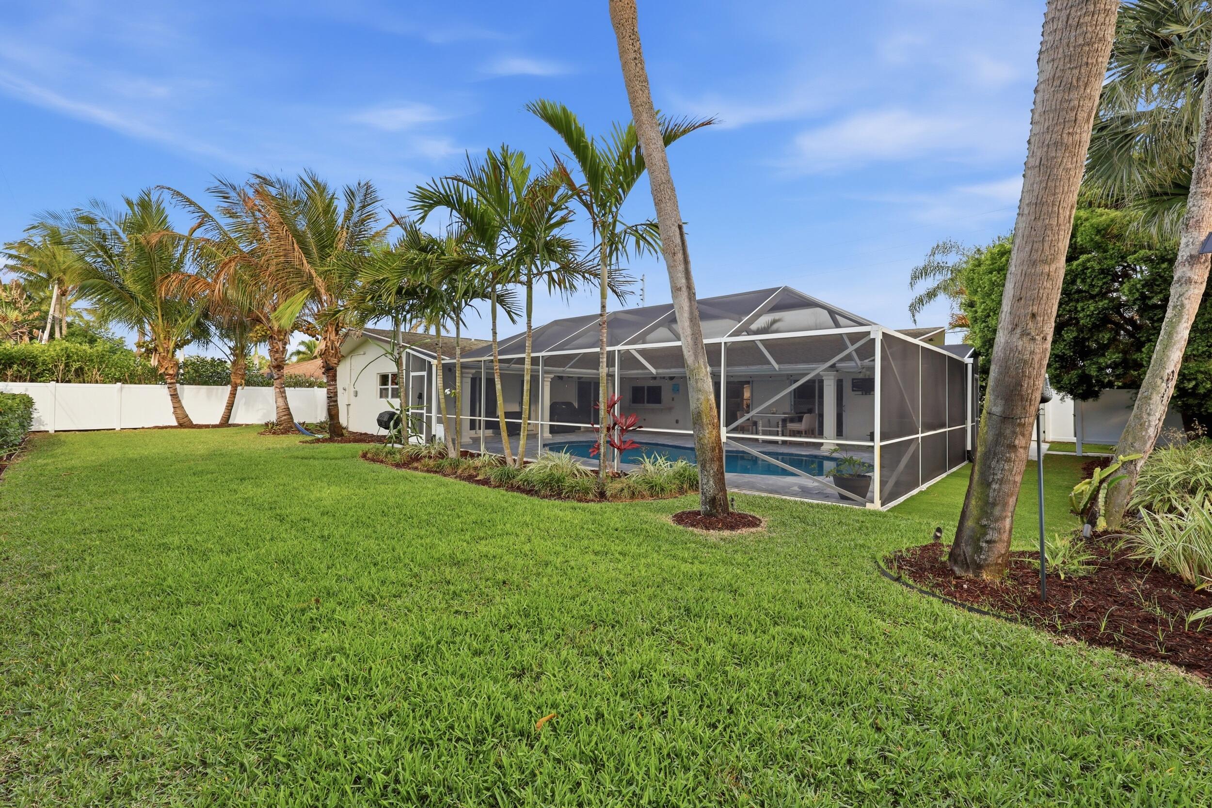TEQUESTA COUNTRY CLUB - Residential