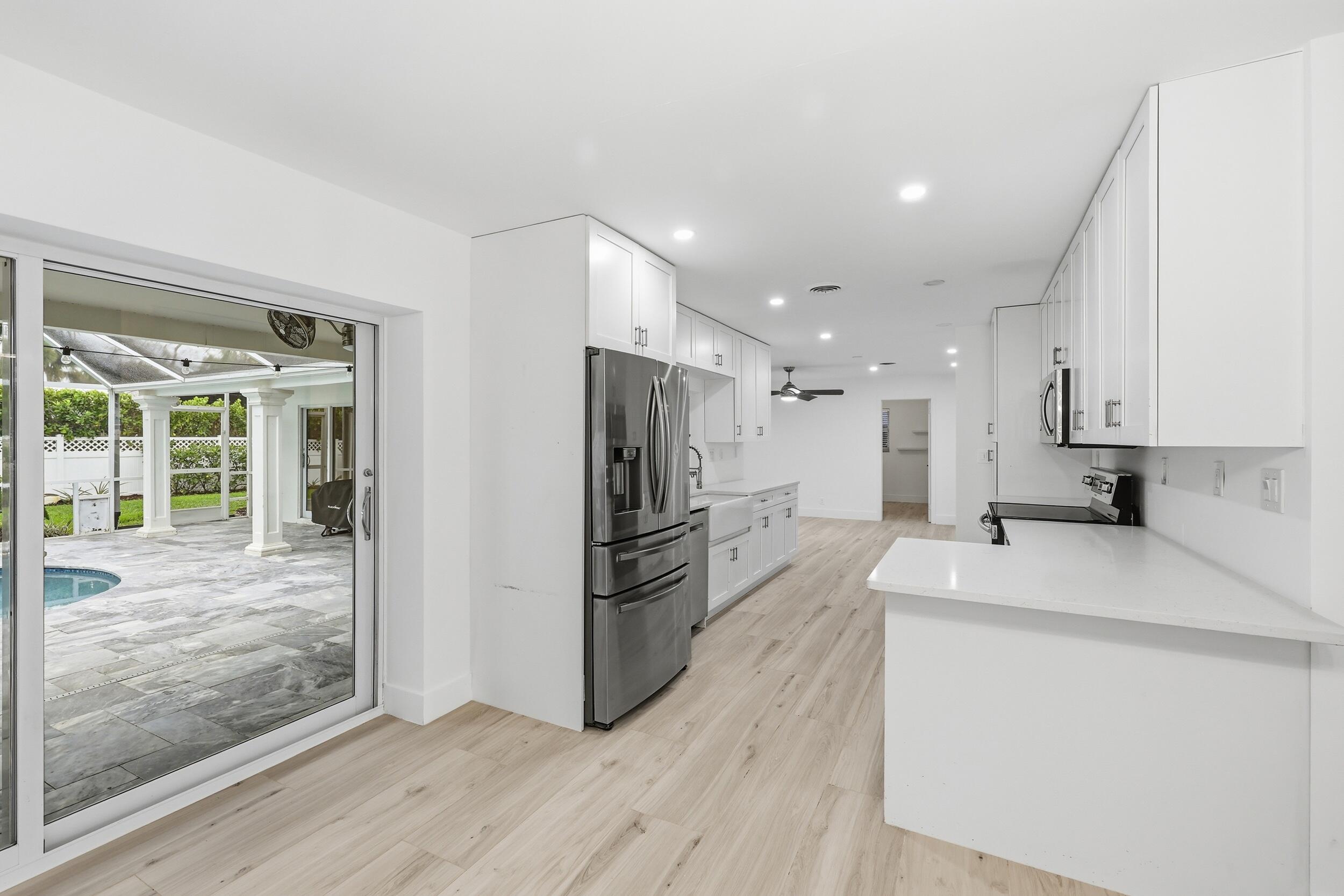 TEQUESTA COUNTRY CLUB - Residential