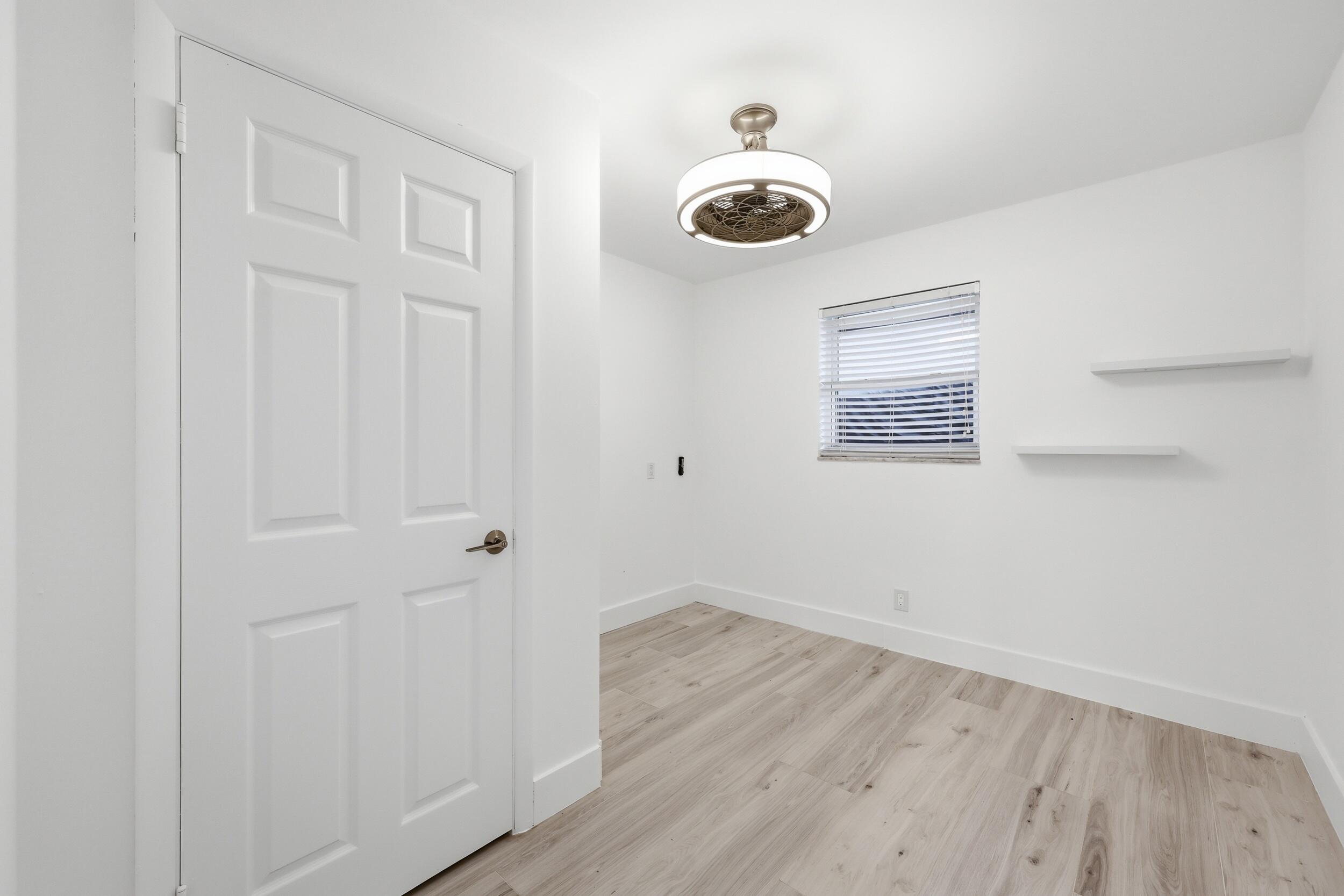 TEQUESTA COUNTRY CLUB - Residential