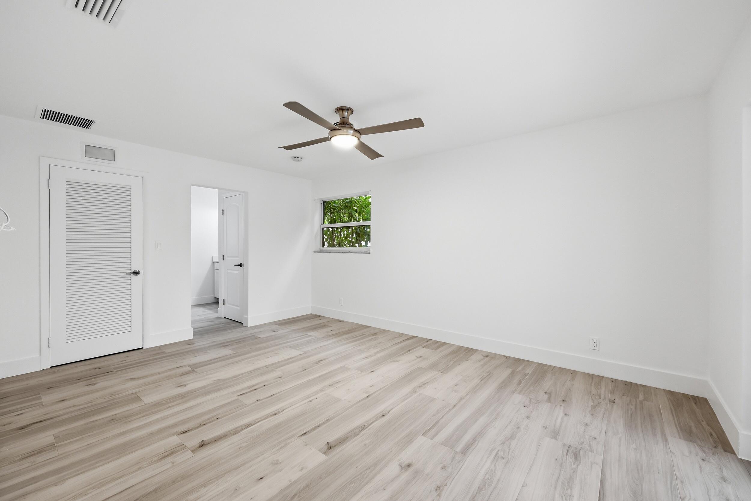 TEQUESTA COUNTRY CLUB - Residential