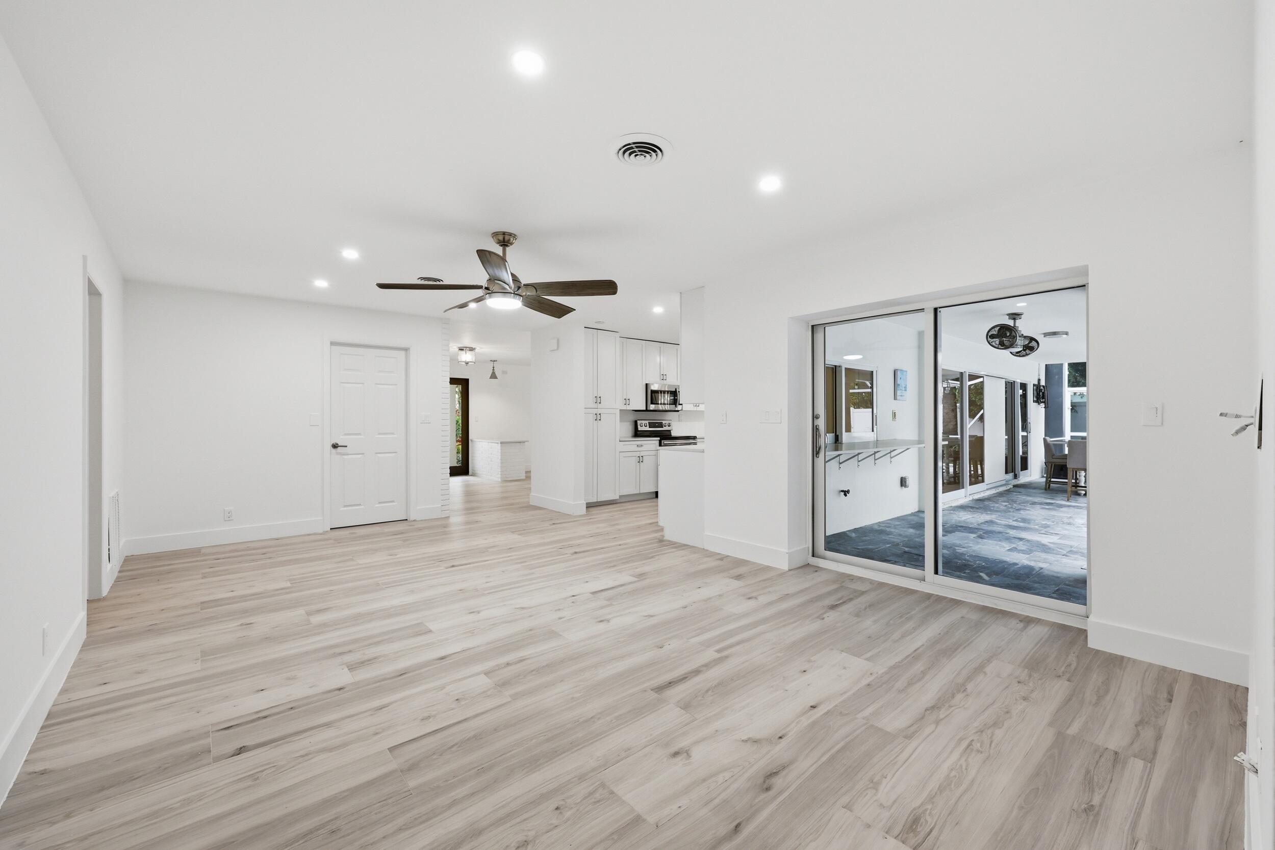 TEQUESTA COUNTRY CLUB - Residential