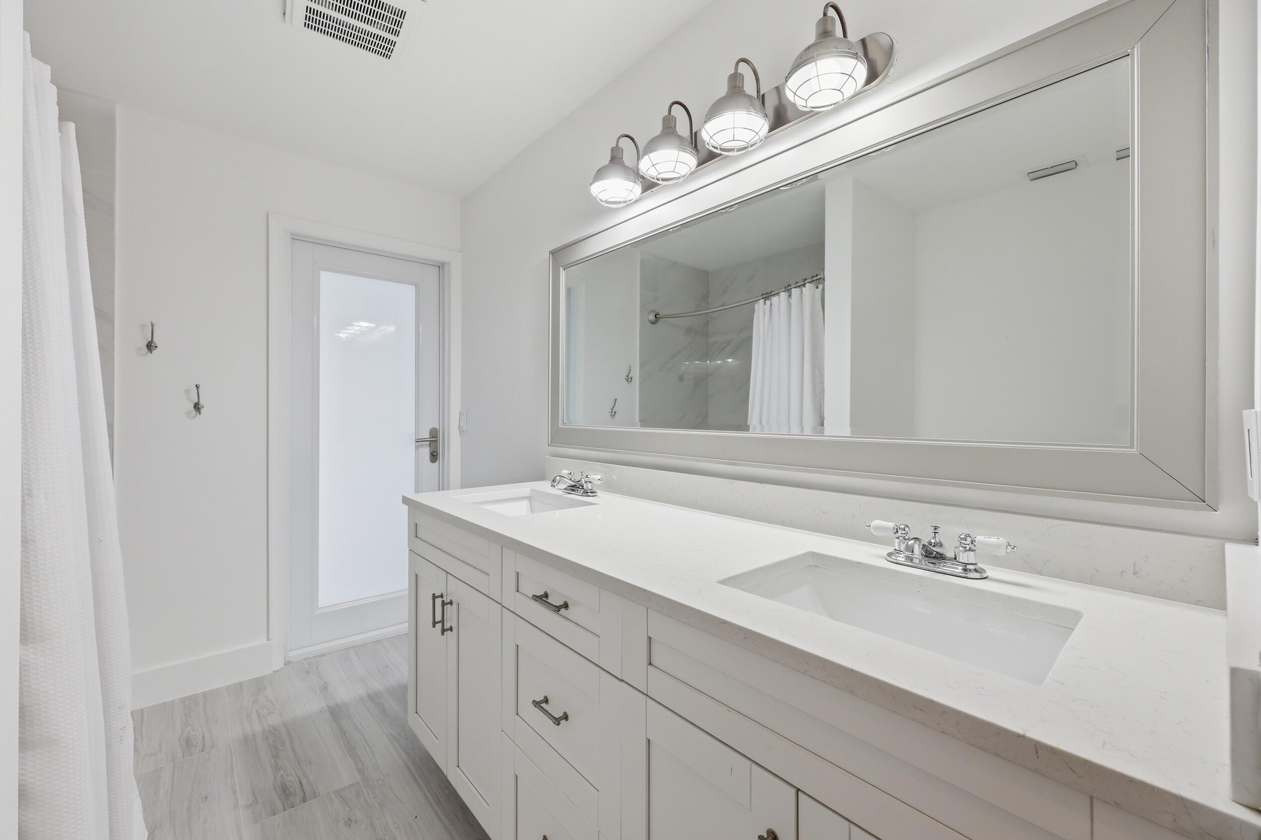 TEQUESTA COUNTRY CLUB - Residential