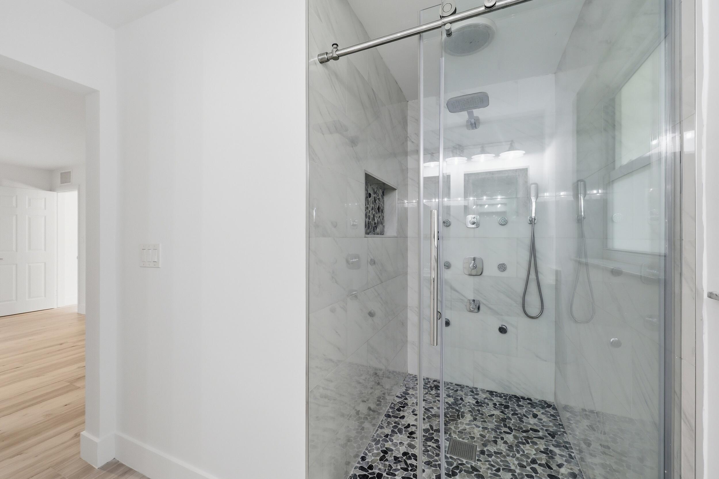 TEQUESTA COUNTRY CLUB - Residential