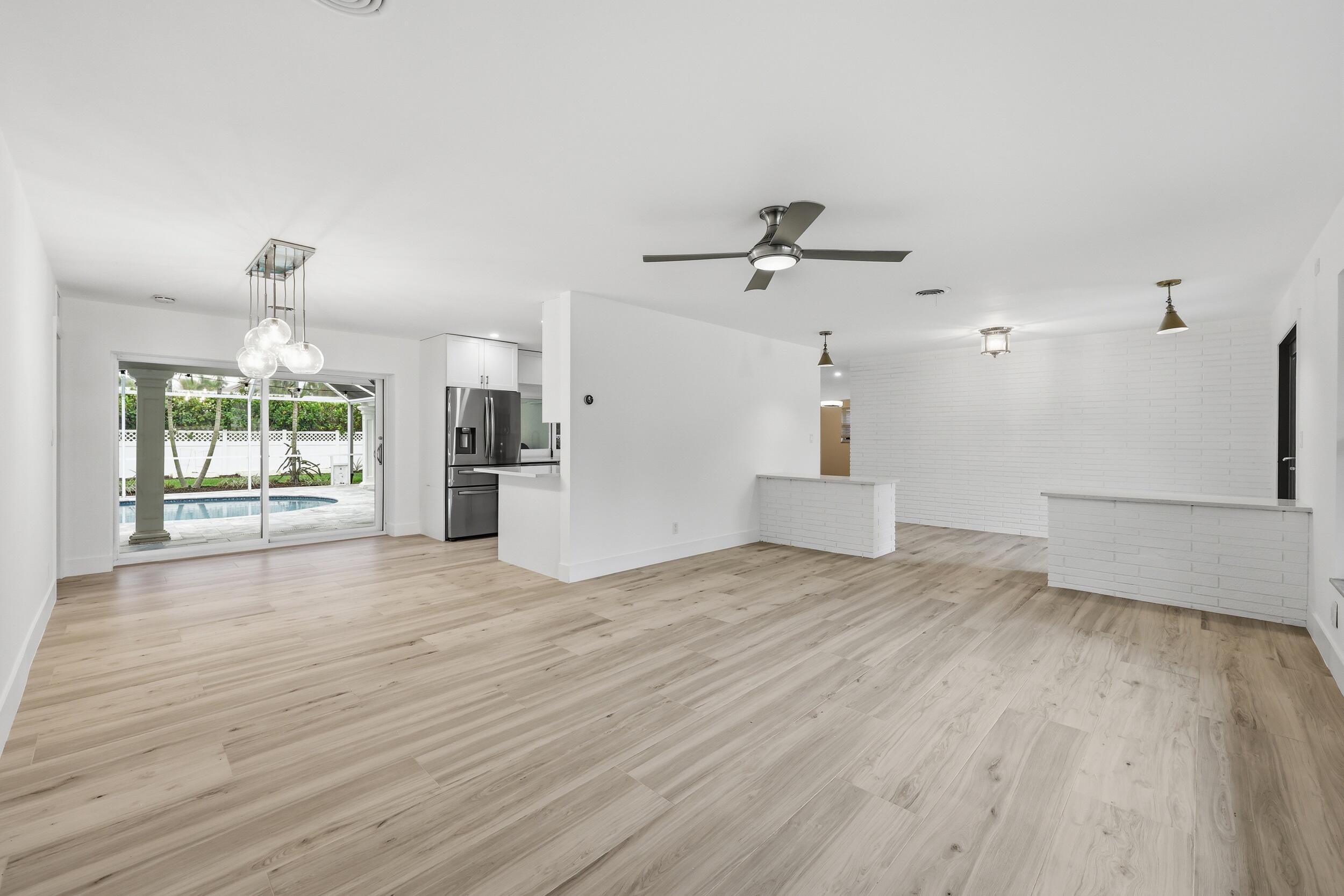 TEQUESTA COUNTRY CLUB - Residential