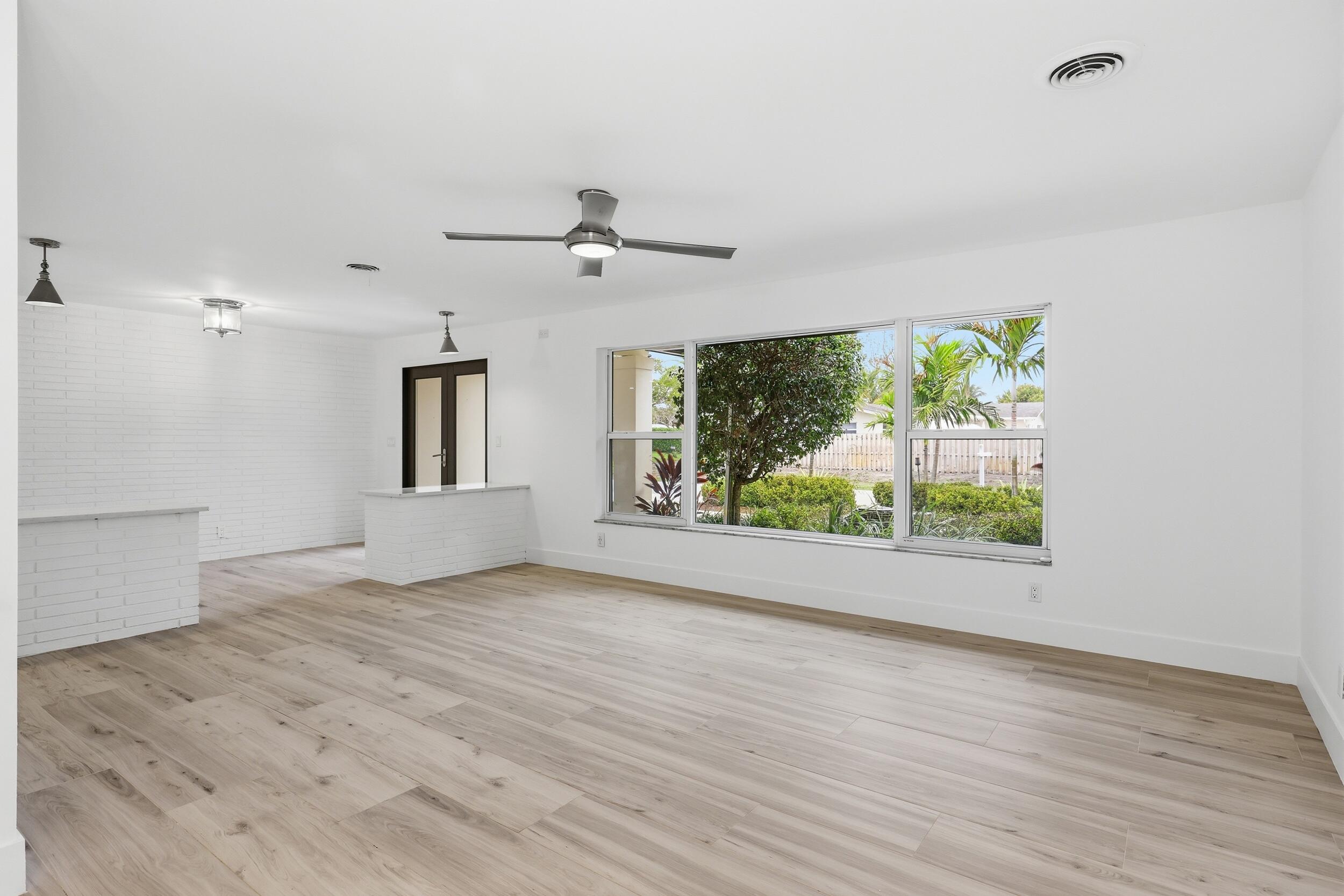 TEQUESTA COUNTRY CLUB - Residential