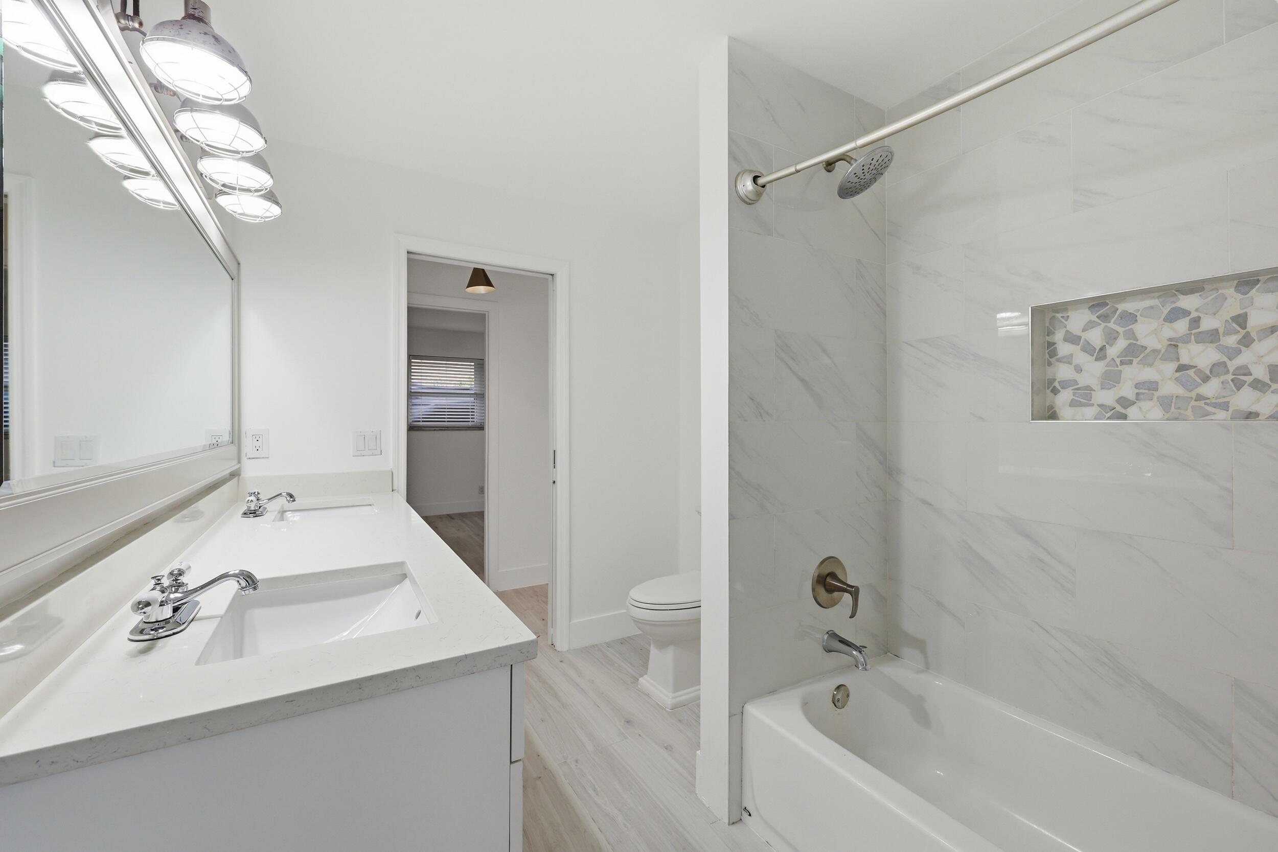 TEQUESTA COUNTRY CLUB - Residential