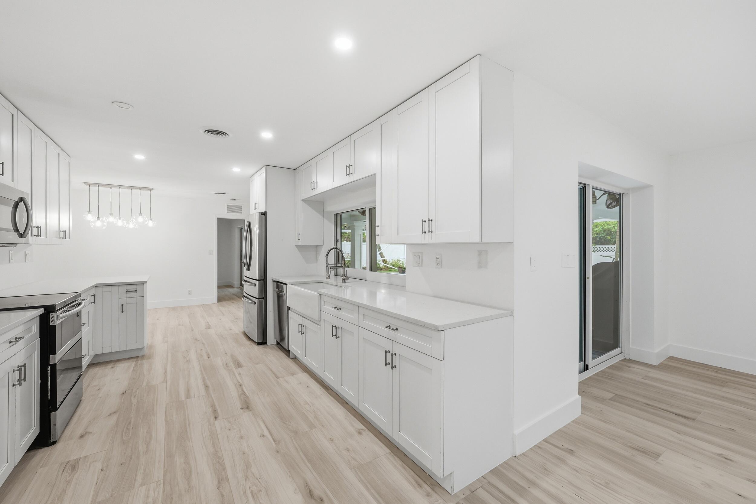 TEQUESTA COUNTRY CLUB - Residential