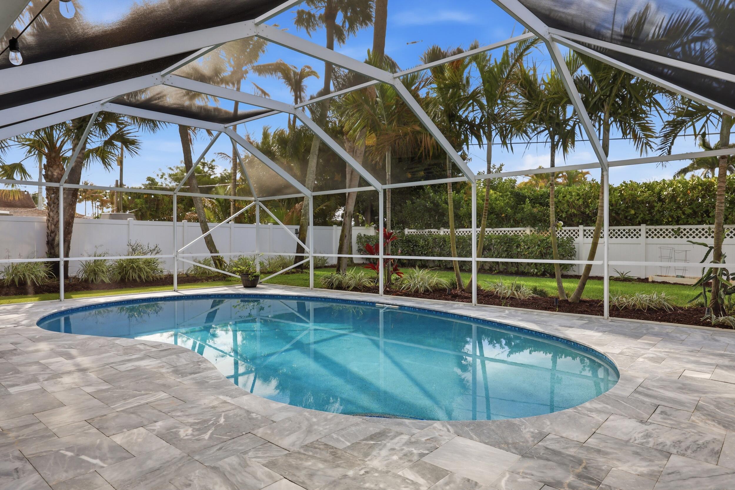 TEQUESTA COUNTRY CLUB - Residential