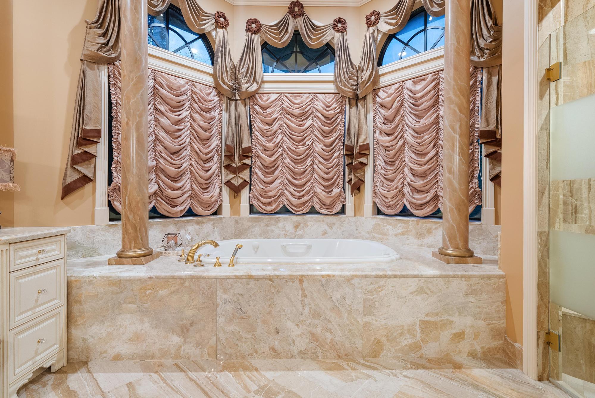 STONEWAL ESTATES - Residential