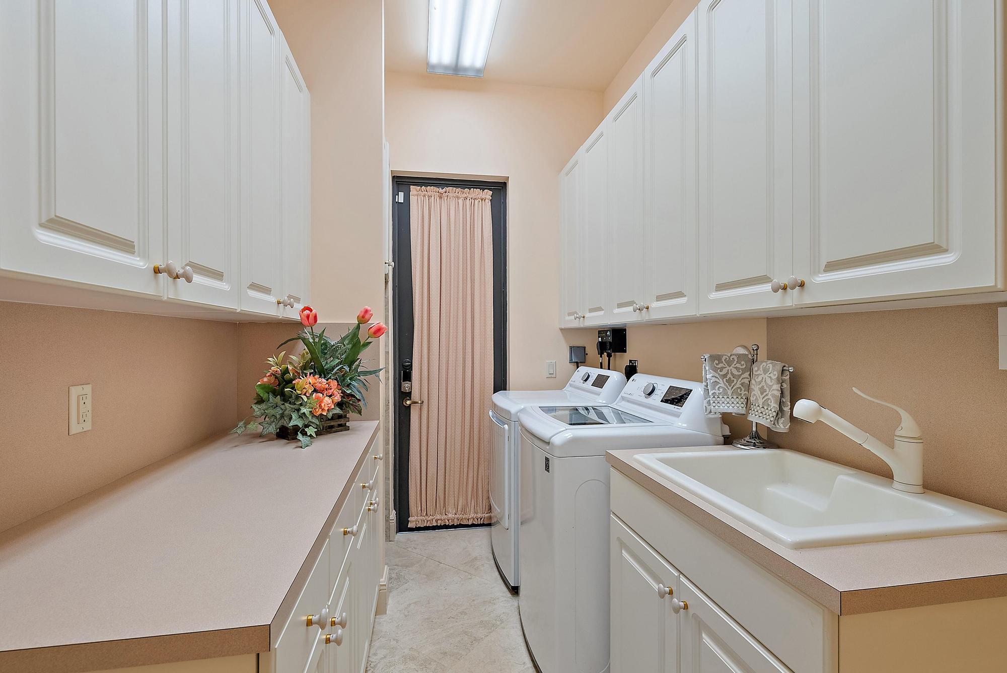 STONEWAL ESTATES - Residential