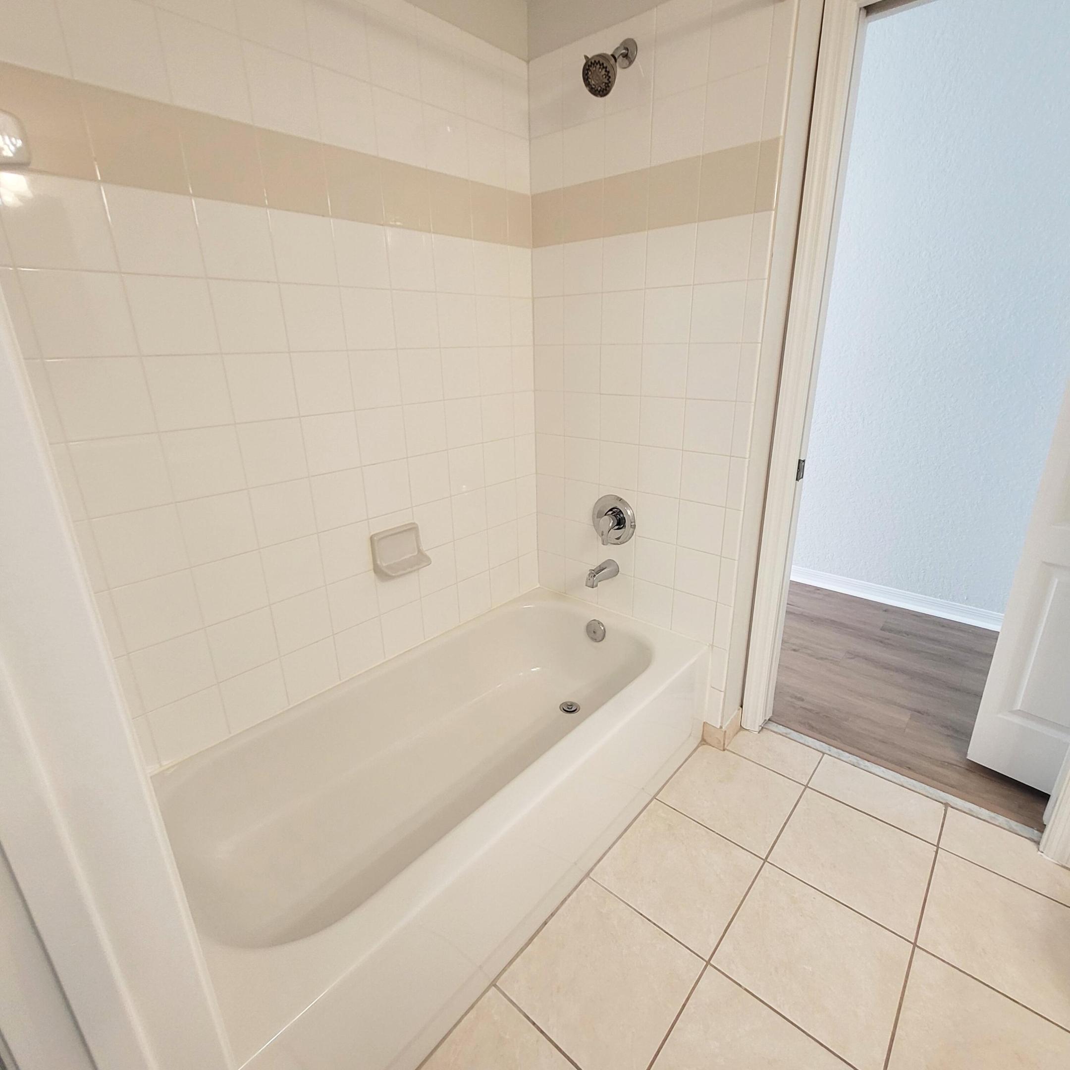 RESIDENCES AT LEGACY PLACE CONDO - Residential Lease