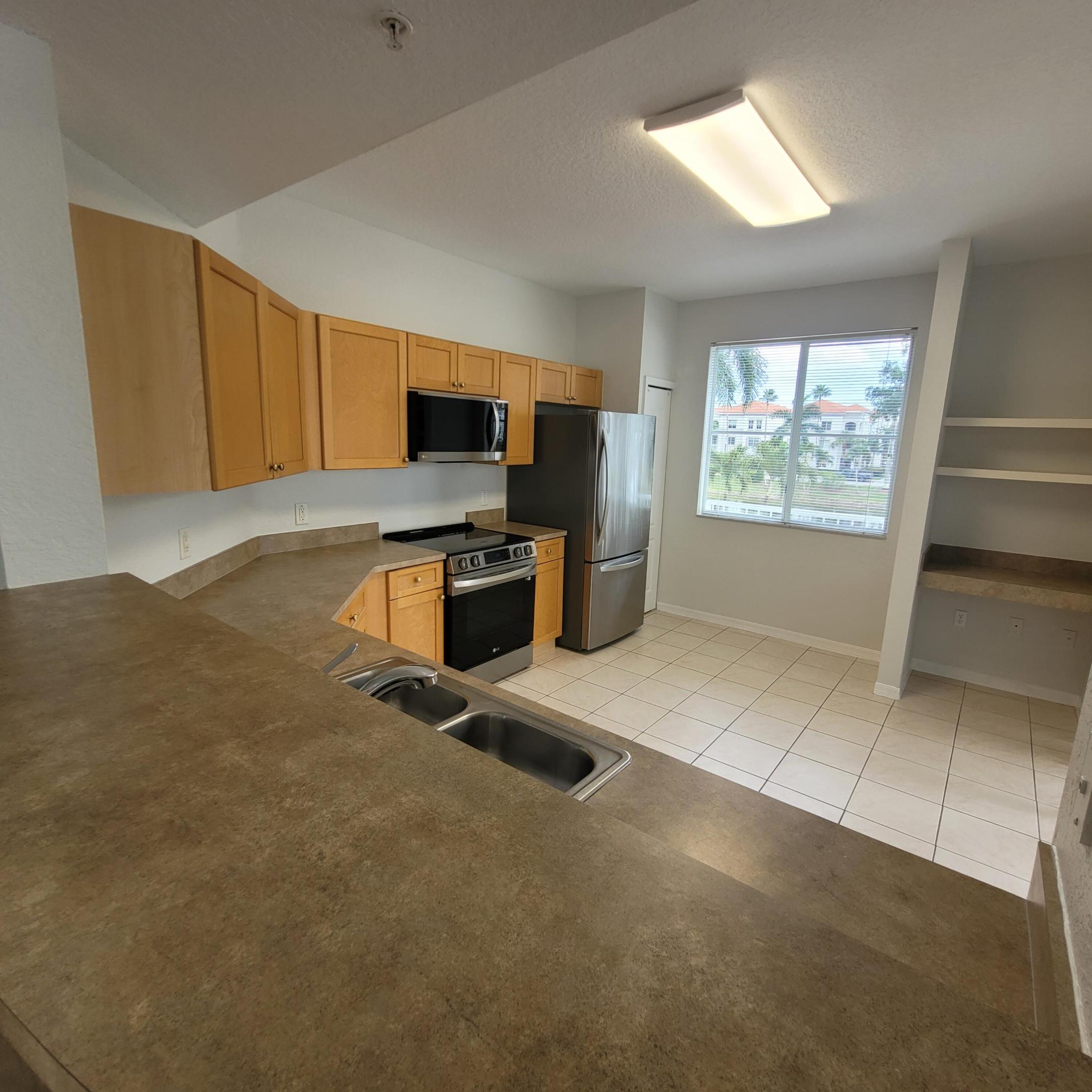 RESIDENCES AT LEGACY PLACE CONDO - Residential Lease
