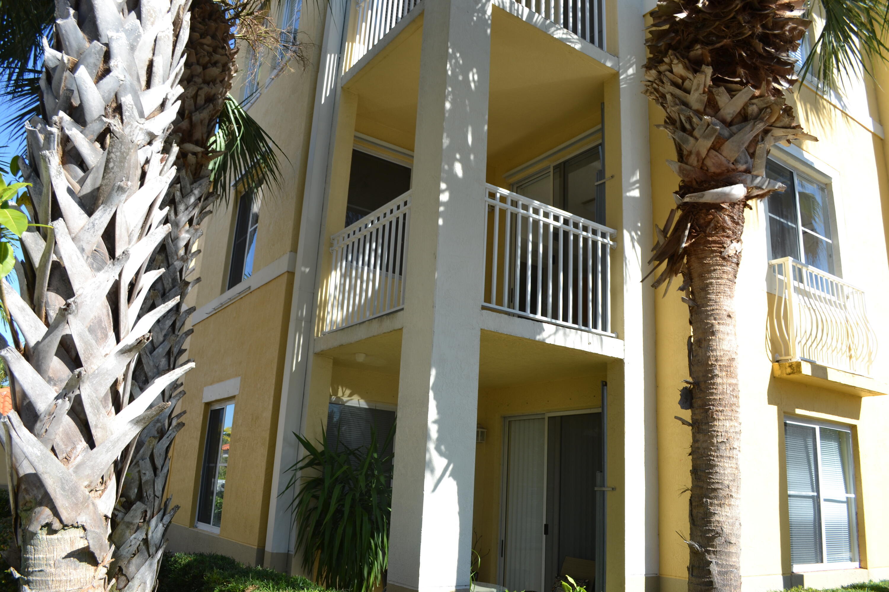 RESIDENCES AT LEGACY PLACE CONDO - Residential Lease