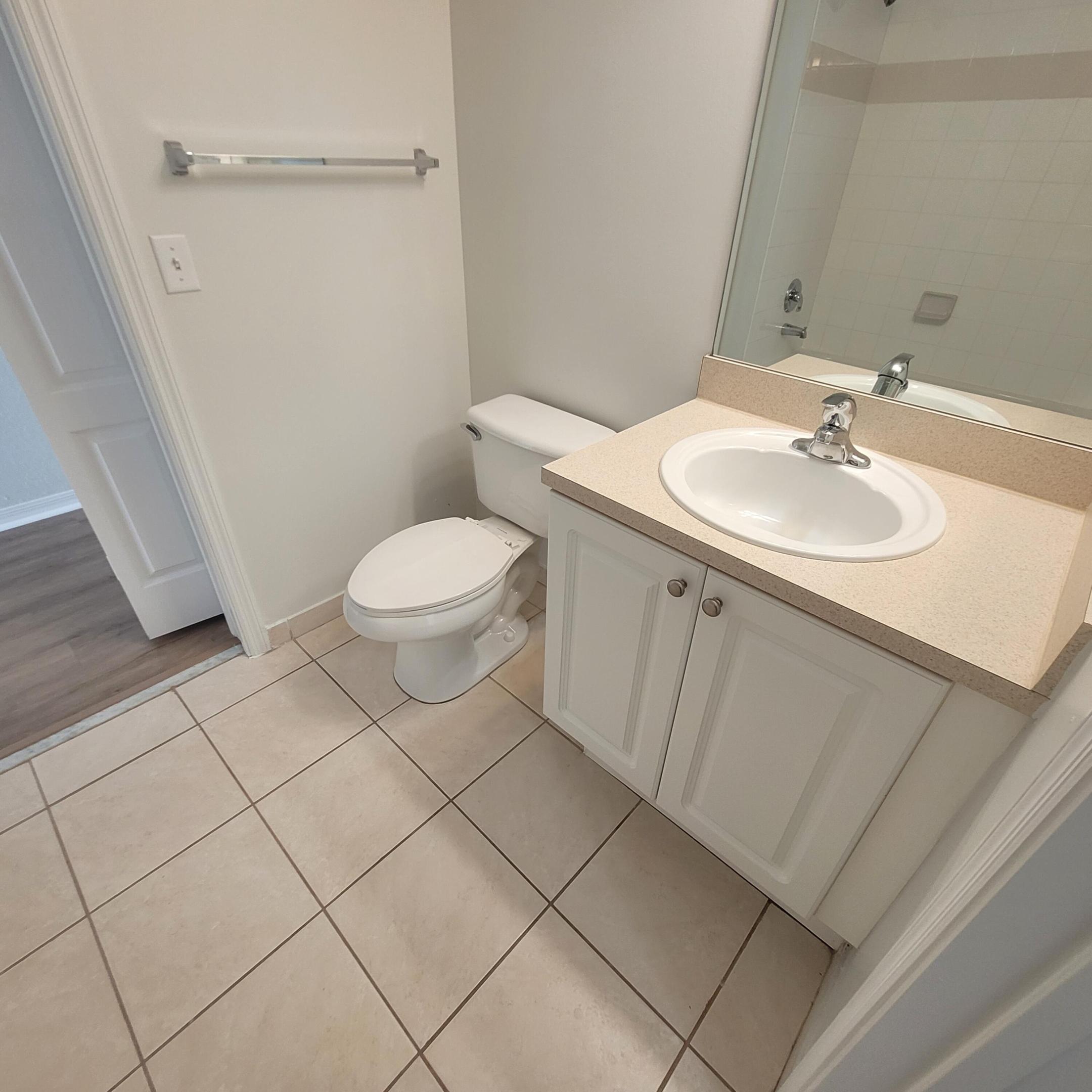 RESIDENCES AT LEGACY PLACE CONDO - Residential Lease