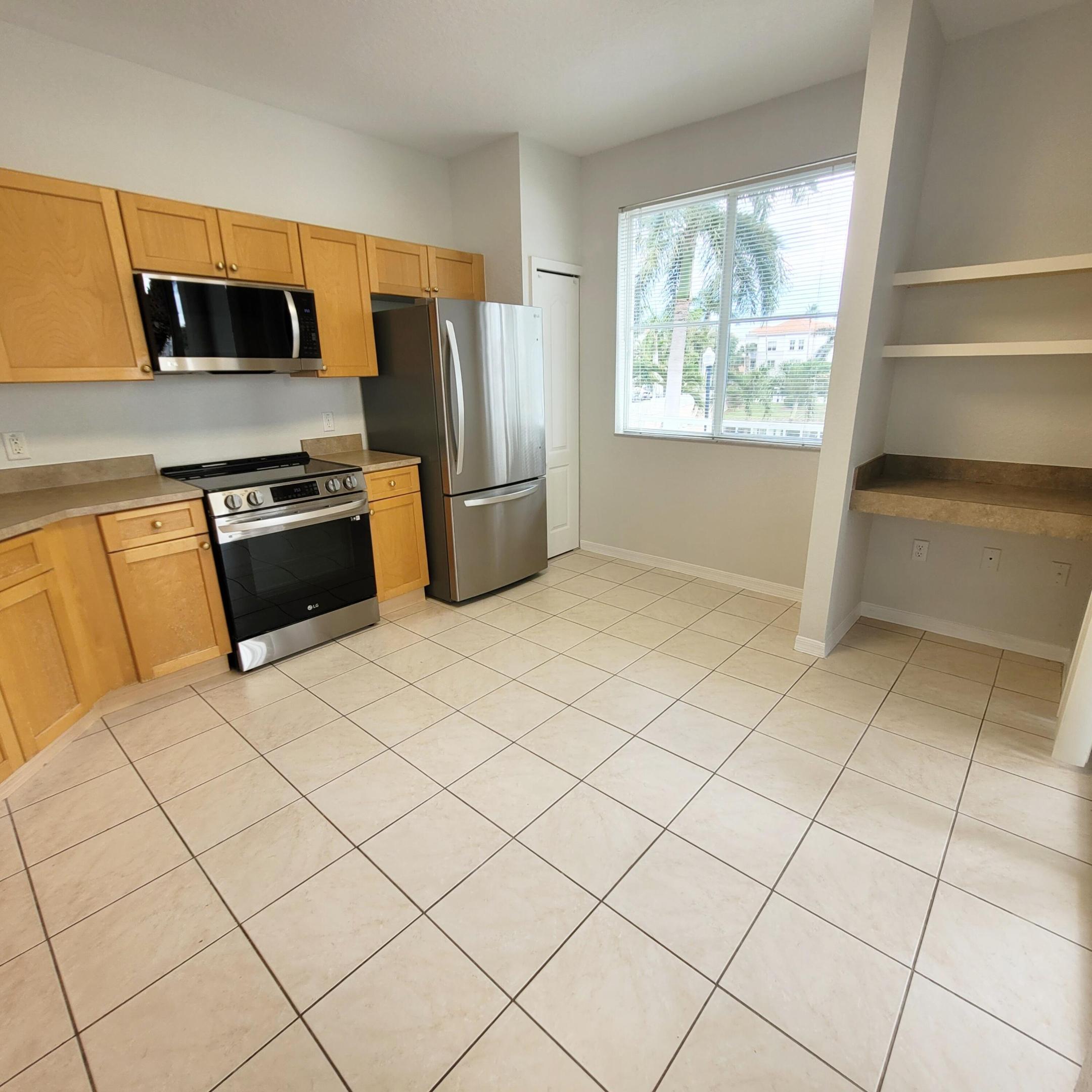 RESIDENCES AT LEGACY PLACE CONDO - Residential Lease