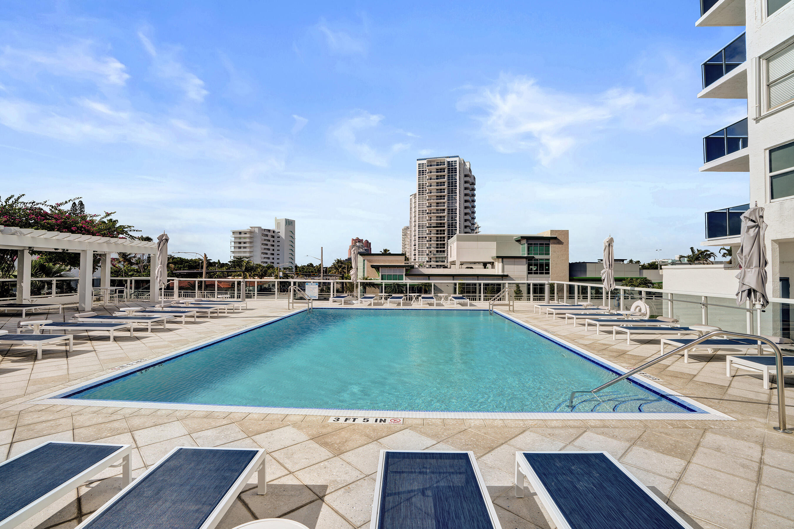 3015 N Ocean Boulevard 3d