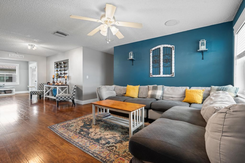 Photo of 2105 Alfred Drive Drive SW, Boynton Beach, FL 33426 (MLS # R11076741)