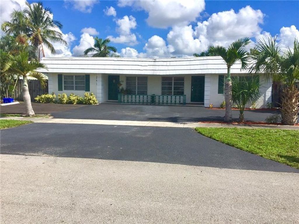 Photo of 103 Laredo Lane, Boca Raton, FL 33487 (MLS # R11108178)