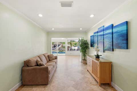 Tiny photo for 390 SE 12th Avenue, Pompano Beach, FL 33060 (MLS # B26037082)
