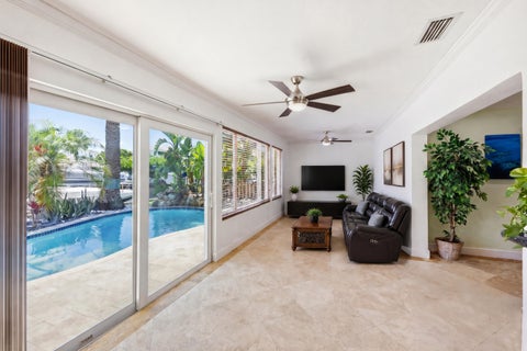 Tiny photo for 390 SE 12th Avenue, Pompano Beach, FL 33060 (MLS # B26037082)
