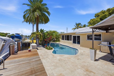 Tiny photo for 390 SE 12th Avenue, Pompano Beach, FL 33060 (MLS # B26037082)