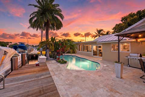 Tiny photo for 390 SE 12th Avenue, Pompano Beach, FL 33060 (MLS # B26037082)