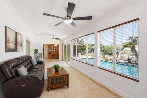 Tiny photo for 390 SE 12th Avenue, Pompano Beach, FL 33060 (MLS # B26037082)