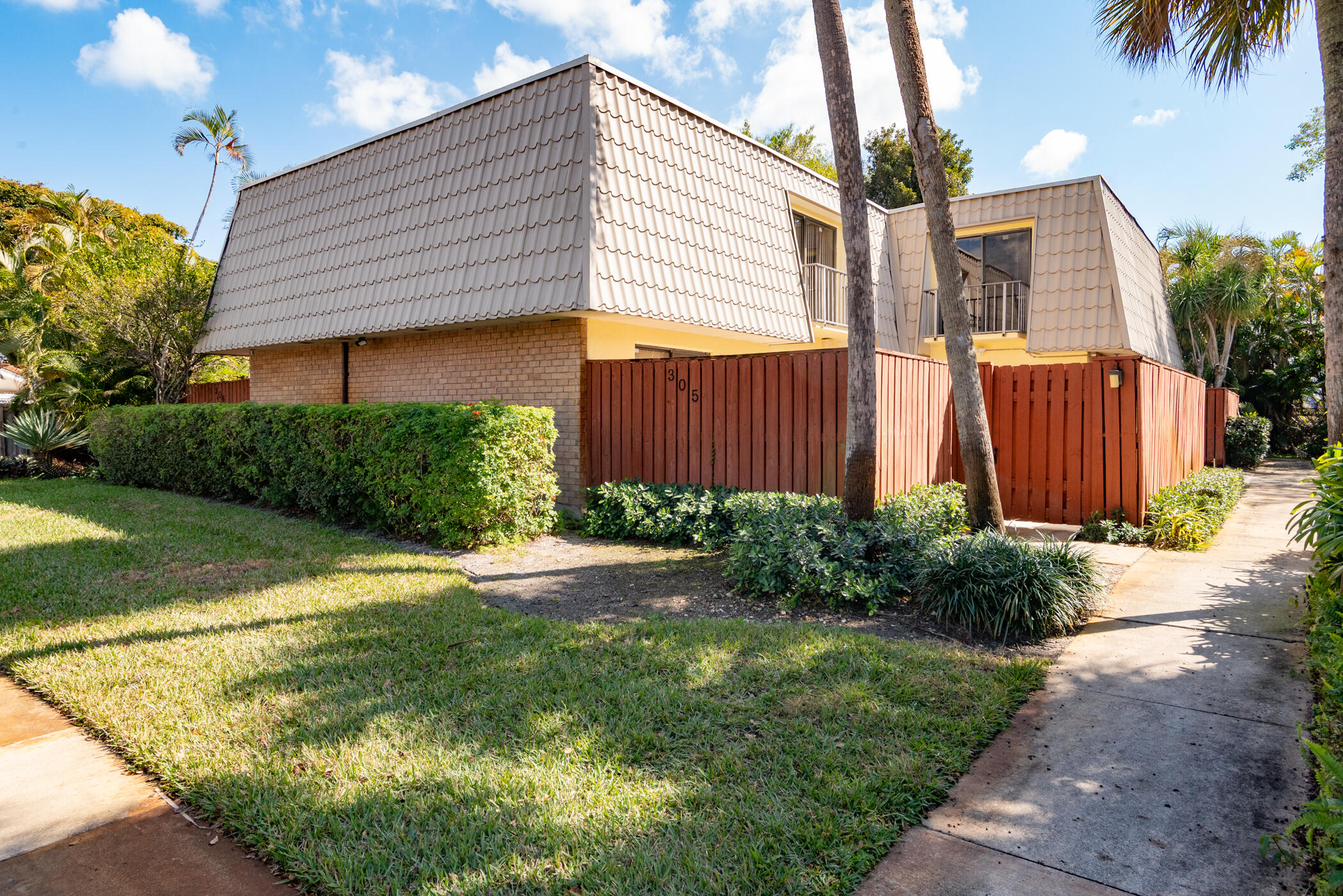 1700 Embassy Drive 305