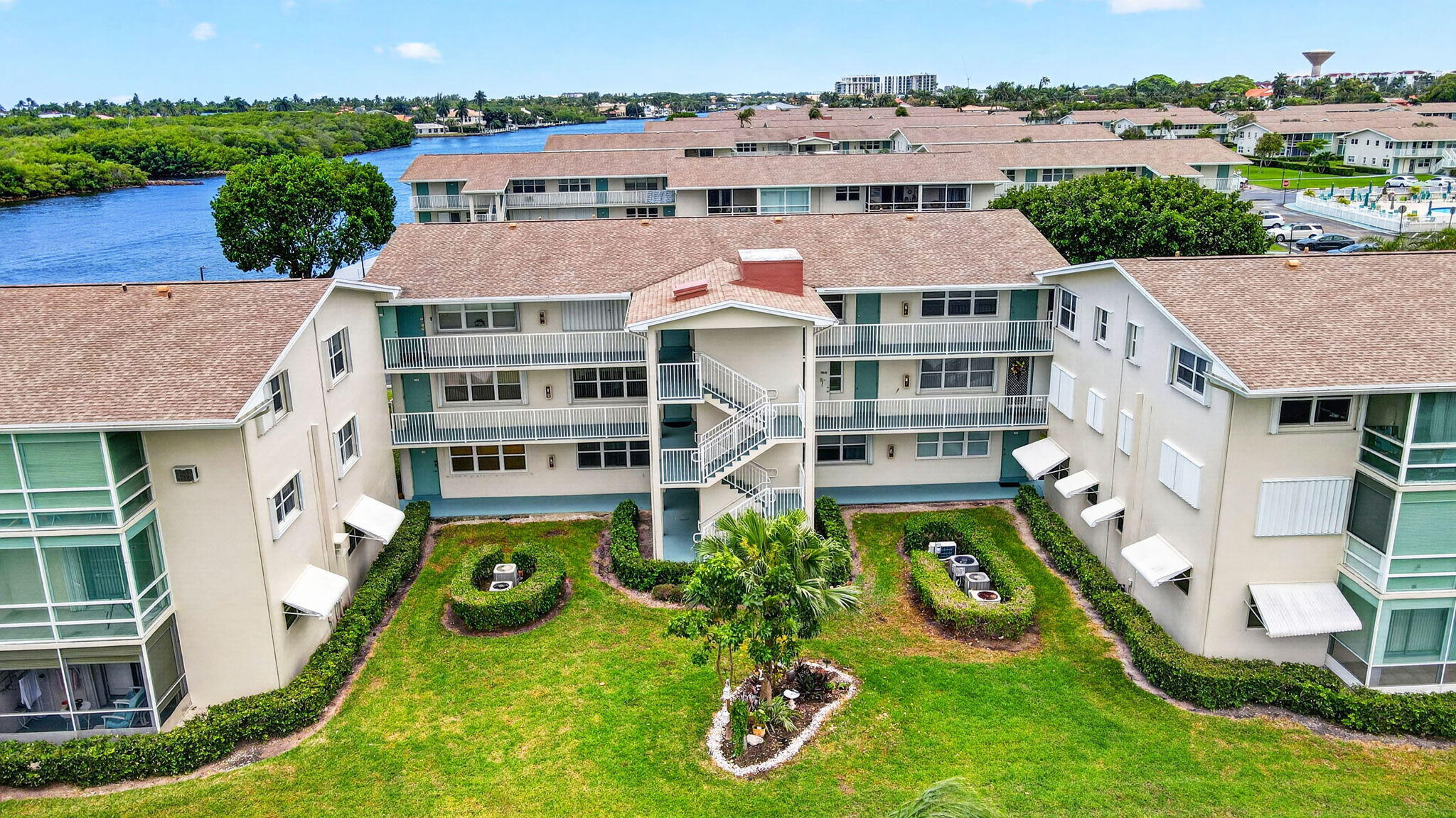 STERLING VILLAGE 370 CONDO - Residential