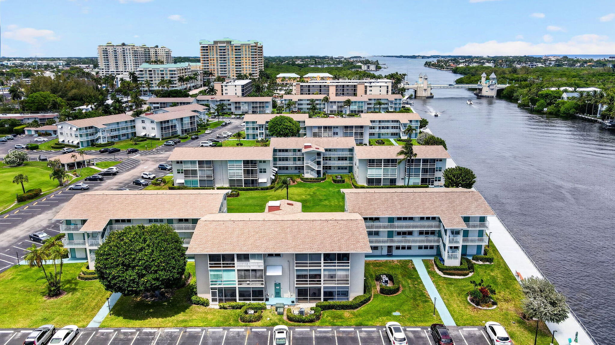 STERLING VILLAGE 370 CONDO - Residential