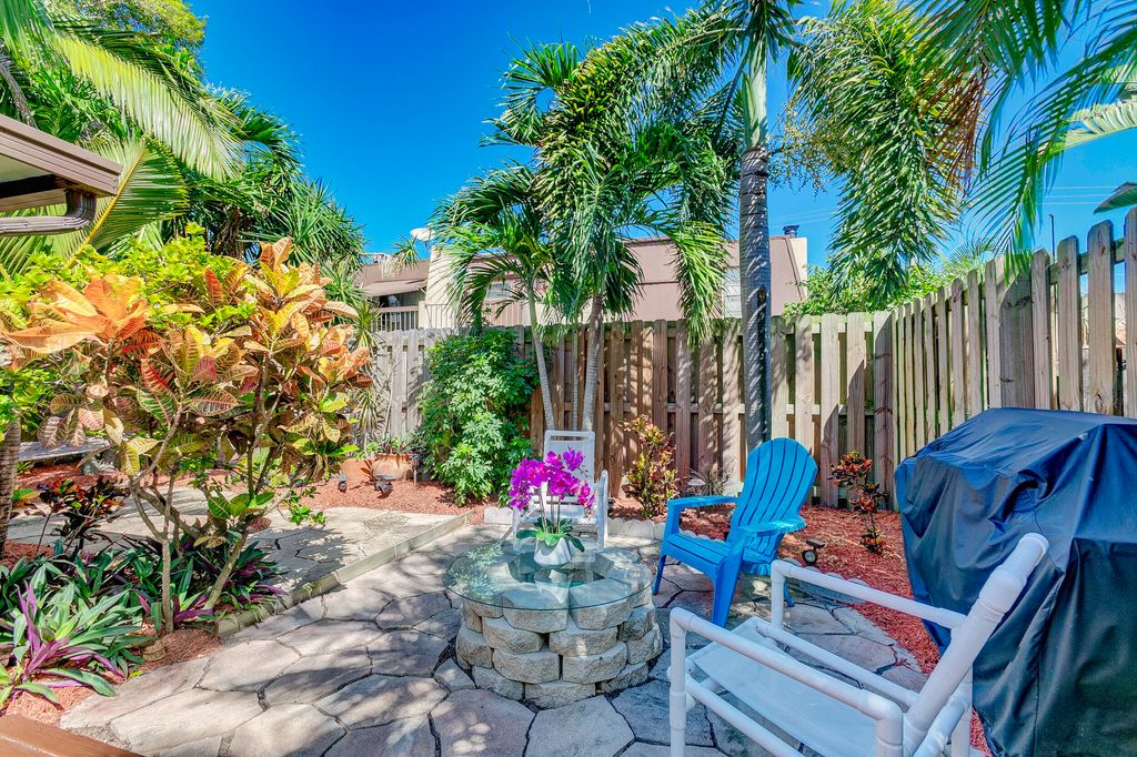 Photo of 3530 E Gardens B Drive E #B, Palm Beach Gardens, FL 33410 (MLS # R11079175)