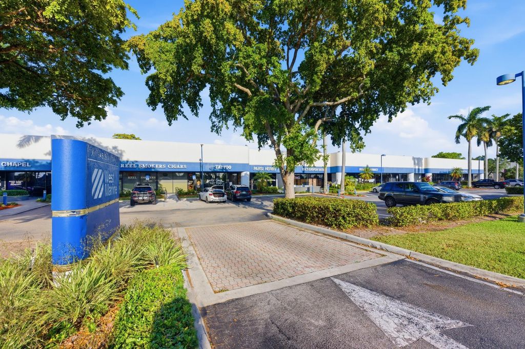 Photo of 132134 N Federal Highway, Deerfield Beach, FL 33441 (MLS # B26022558)