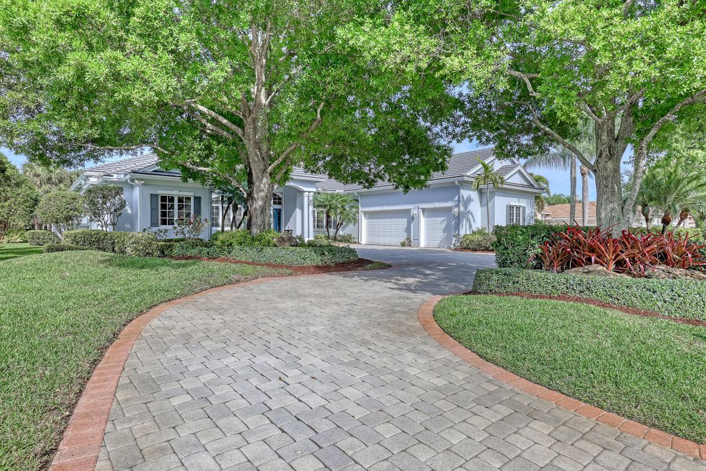 Photo of 4697 SE Waterford Drive, Stuart, FL 34997 (MLS # R10976407)