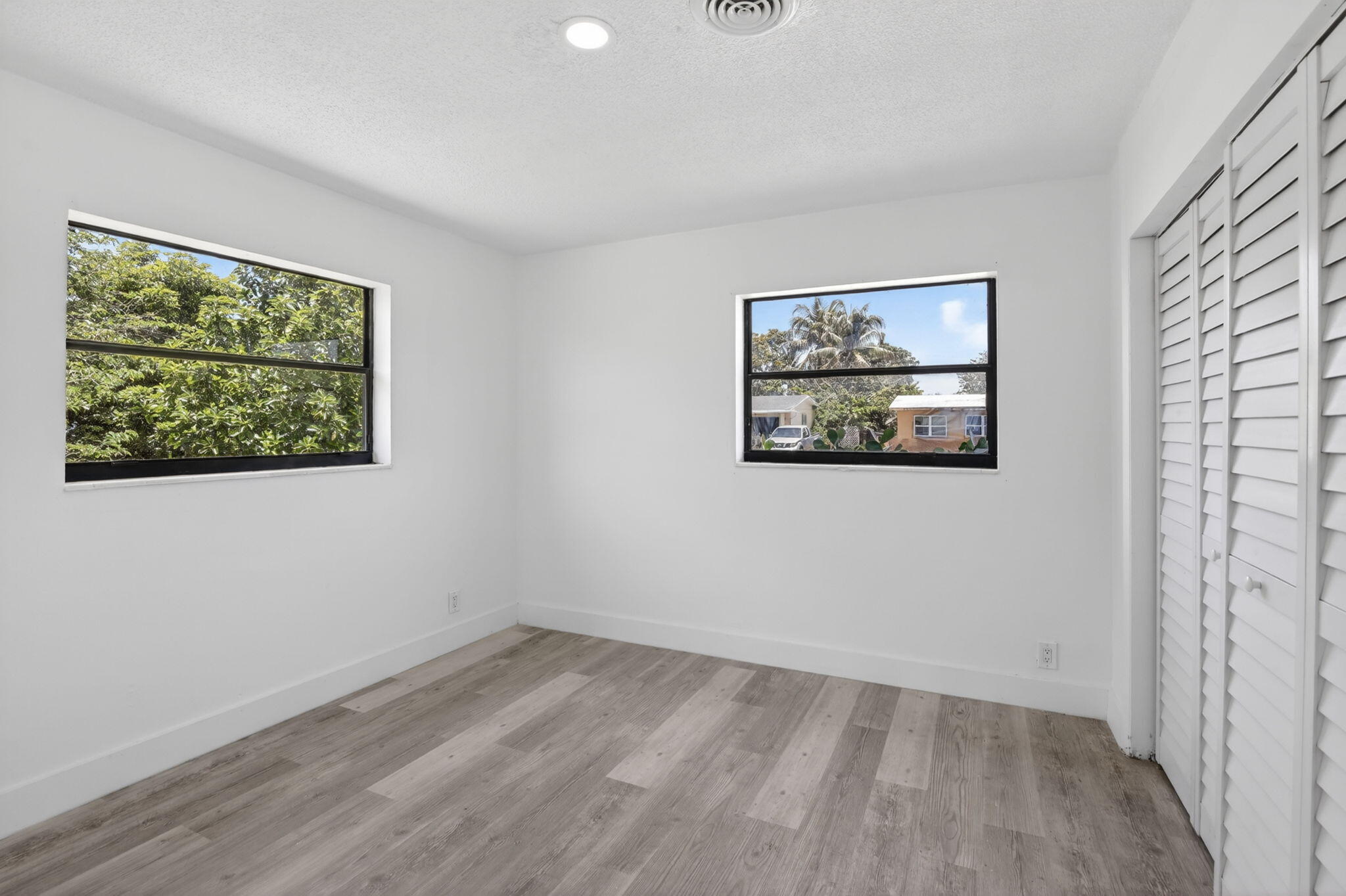 SUNRISE GOLF VILLAGE - Residential