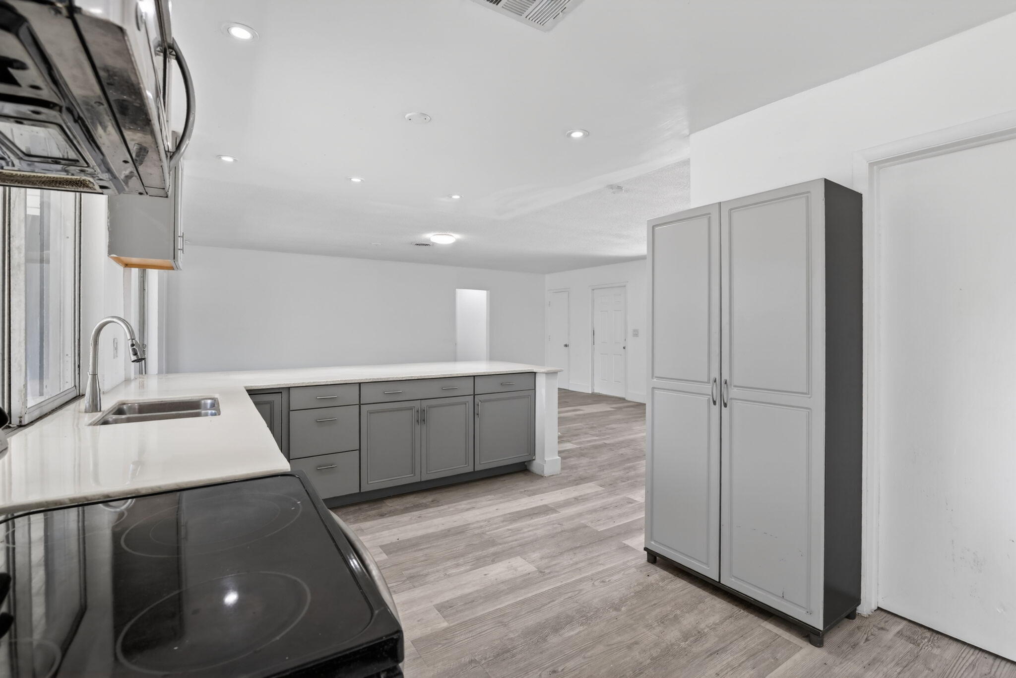 SUNRISE GOLF VILLAGE - Residential