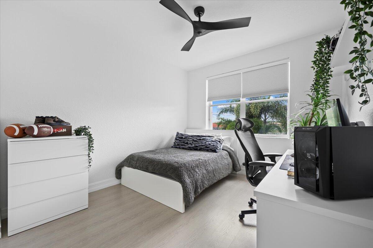 JOURNEYS END 1 - Residential