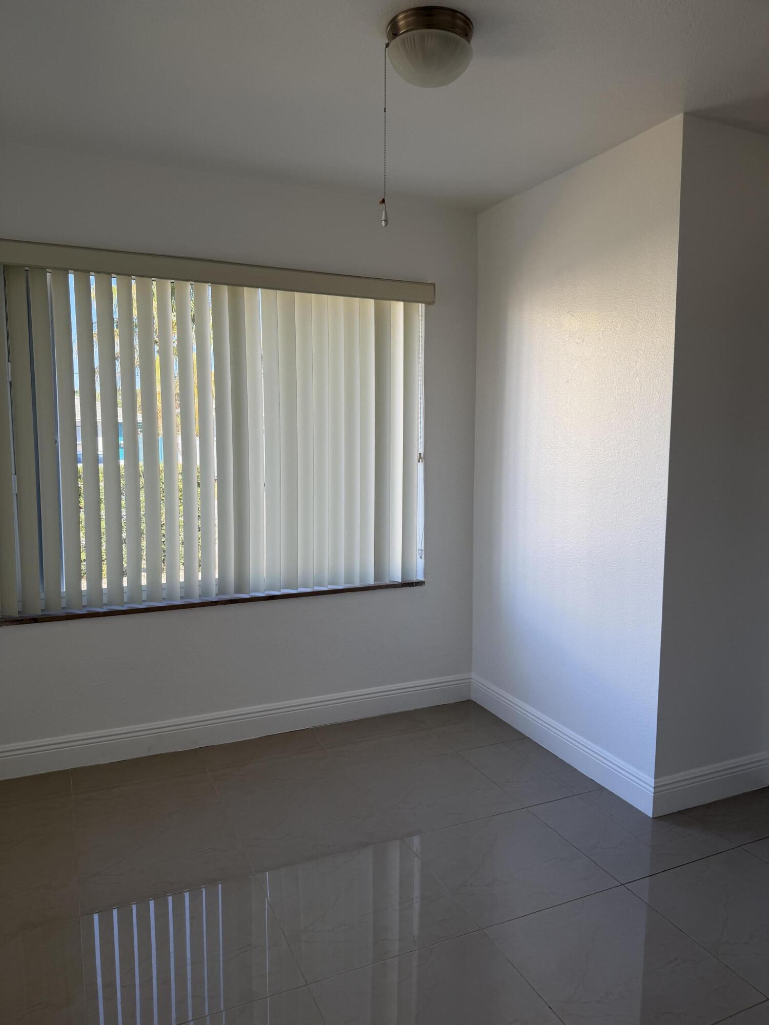 LAKE WORTH TOWN OF - Residential Lease