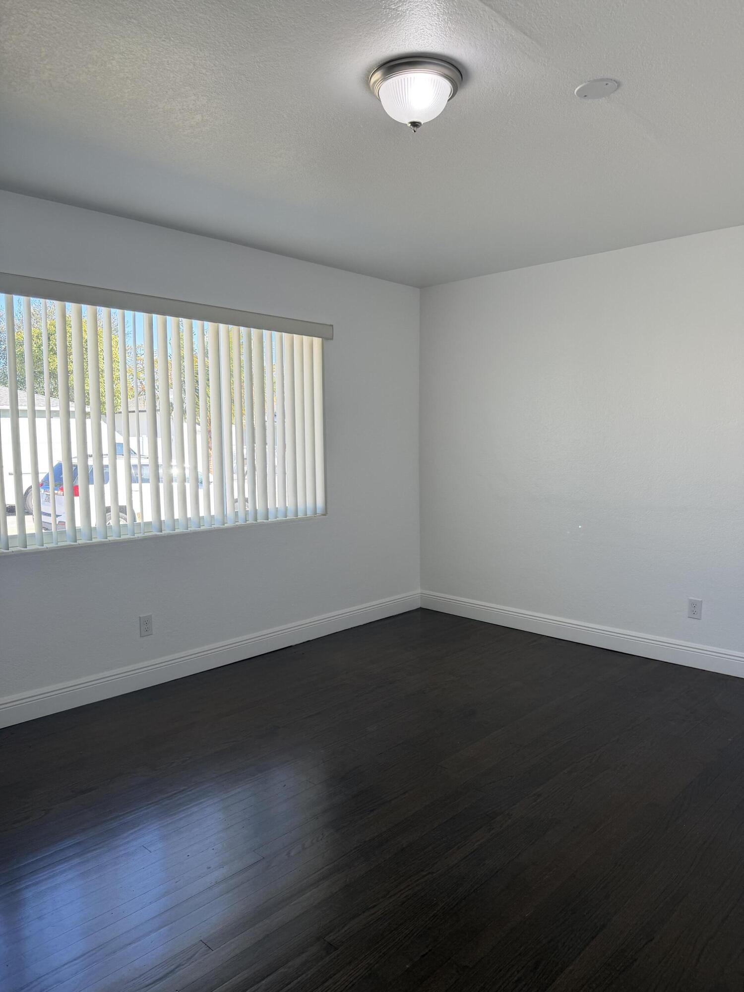 LAKE WORTH TOWN OF - Residential Lease